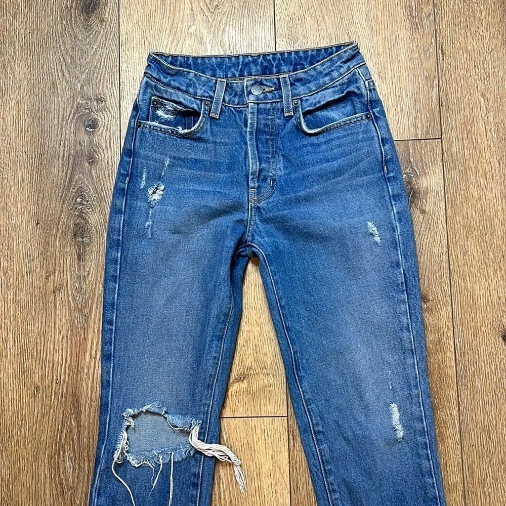 Carmar Emelia Distressed Straight Leg Jeans Size 23